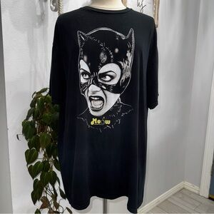 Black Graphic T-Shirt with‎ Catwoman Design
